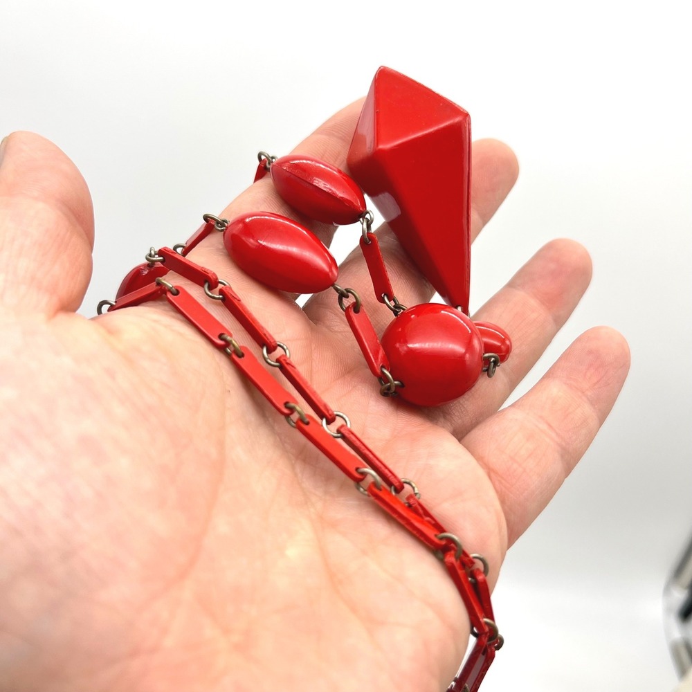 Vintage Red Geometric Resin Bead Necklace Art Deco Style Drop Pendant 30 Inch - Picture 5 of 5